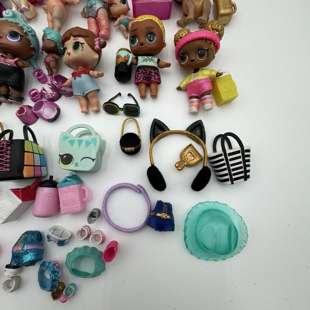 LOL Surprise Dolls Huge Lot – 2.10 lb Figures, Pets, Accessories –‎ Mixed Series